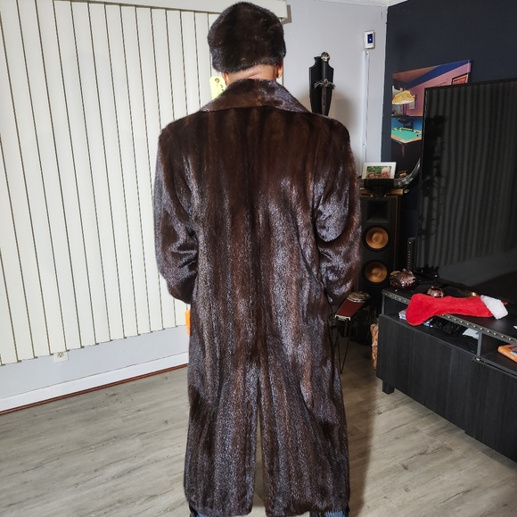 Luxury Extra Long Mahogany Mens Mink  Coat with matching baseball cap - Picture 2 of 4